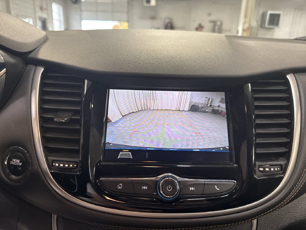 Used 2018 Chevrolet Trax LT w/ Sun & Sound Package FWD image 15