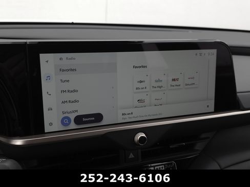 Used 2025 Toyota Crown Signia w/ Advanced Technology Package image 20