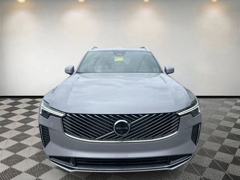 New 2026 Volvo XC90 B6 Plus w/ Protection Package Premier image 8