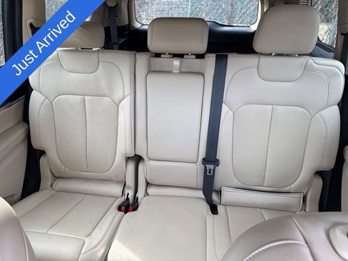 Used 2022 Jeep Grand Cherokee L Limited image 10