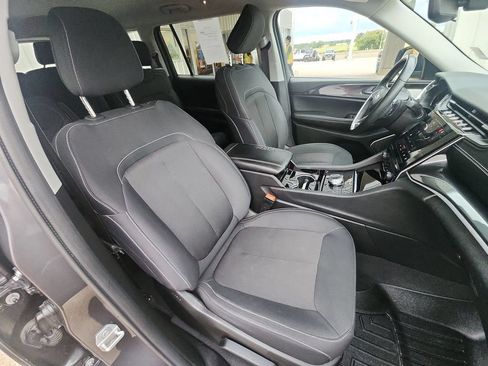 Used 2022 Jeep Grand Cherokee L Laredo w/ Luxury Tech Group I AWD/4WD image 28