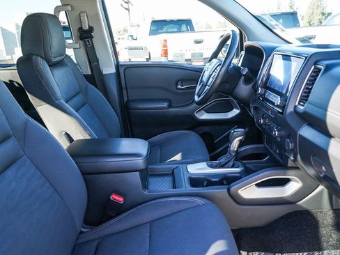 Used 2022 Nissan Frontier SV image 17