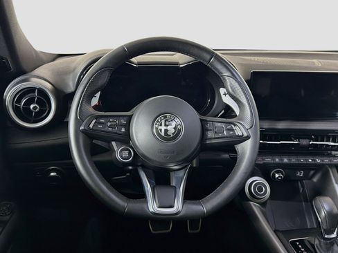 Used 2024 Alfa Romeo Tonale Veloce AWD/4WD image 17
