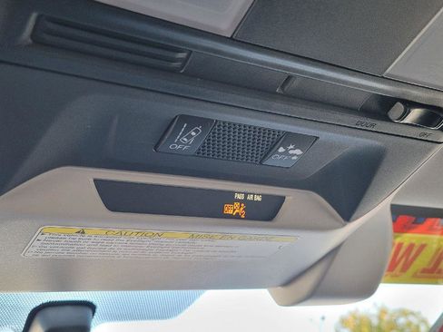 Used 2022 Subaru Crosstrek 2.0i image 24