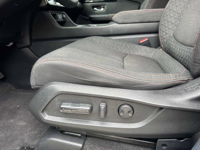 Used 2025 Honda Pilot Sport image 17