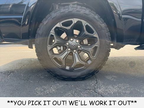 Used 2020 RAM 1500 Limited w/ Black Appearance Package AWD/4WD image 8