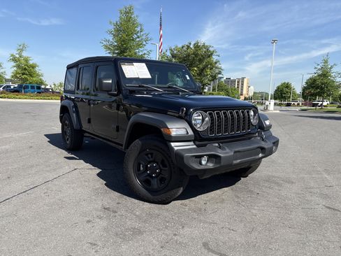 Used 2025 Jeep Wrangler Sport image 2