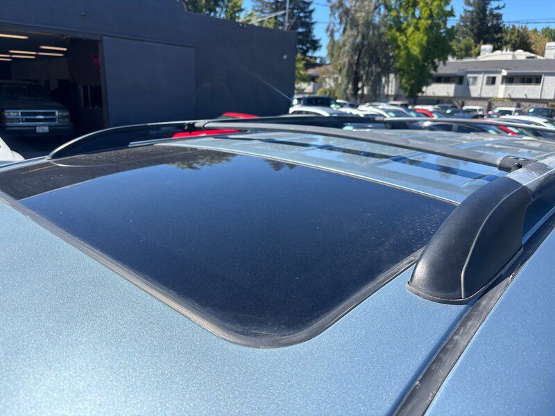 Used 2010 Toyota Sienna XLE FWD image 18