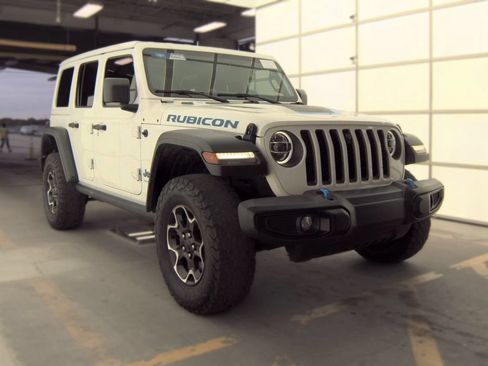 Used 2022 Jeep Wrangler Unlimited Rubicon 4xe AWD/4WD image 3