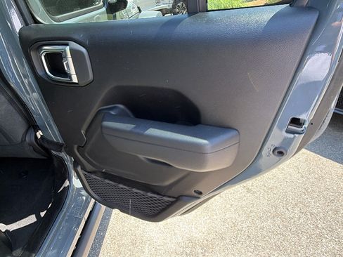 Used 2025 Jeep Wrangler Willys AWD/4WD image 20