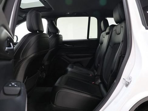 Used 2023 Jeep Grand Cherokee Altitude AWD/4WD image 30