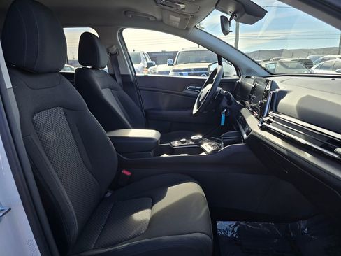 Used 2024 Kia Sportage LX image 10