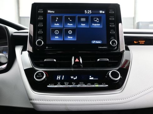 Used 2021 Toyota Corolla SE w/ Carpet Mat Package (TMS) image 17