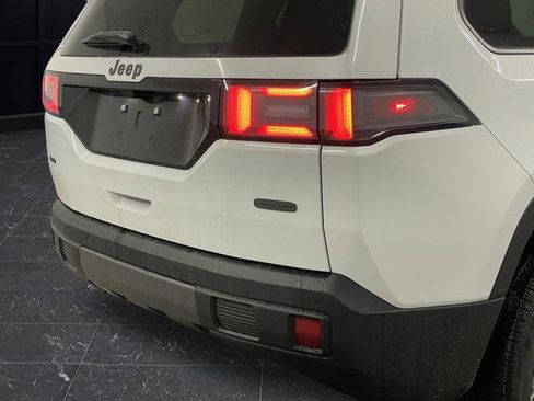 New 2026 Jeep Cherokee Overland w/ Trailer Tow Group image 36