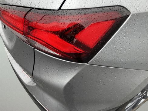 Used 2024 Chevrolet Equinox RS w/ RS Leather Package image 33