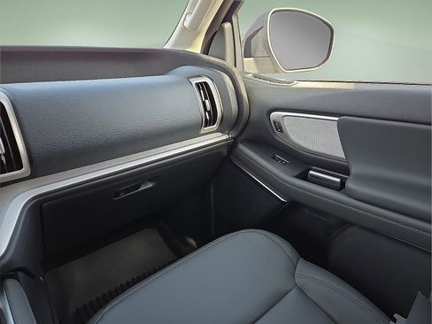 New 2026 Ford Expedition Active image 12