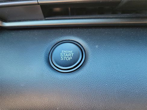 Certified 2025 Hyundai Elantra Sport image 29