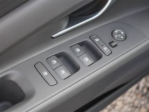 Certified 2023 Hyundai Elantra SEL image 26