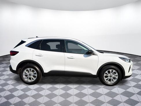 Used 2024 Ford Escape Active AWD/4WD image 8