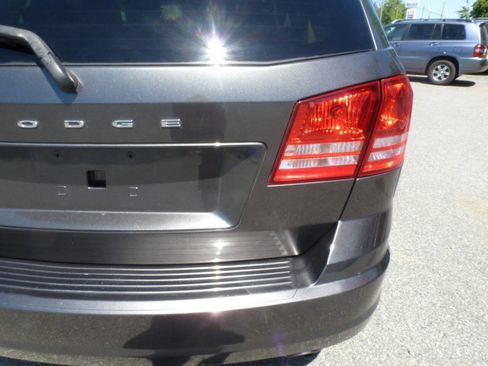 Used 2018 Dodge Journey SE w/ Connectivity Group FWD image 6