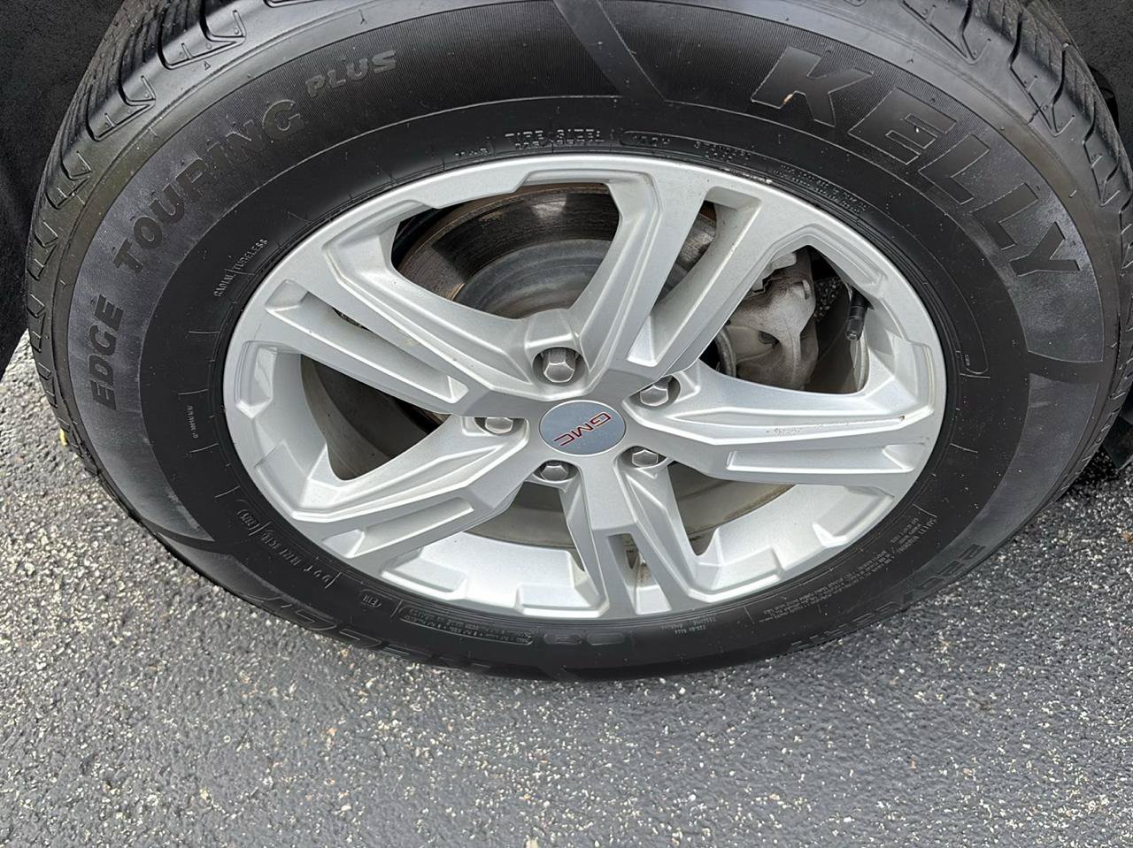 Used 2024 GMC Terrain SLE AWD/4WD image 12