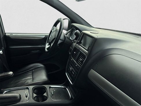 Used 2018 Dodge Grand Caravan GT image 7