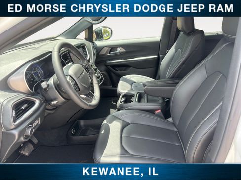 New 2027 Chrysler Pacifica Select w/ Family Tech Group FWD image 9