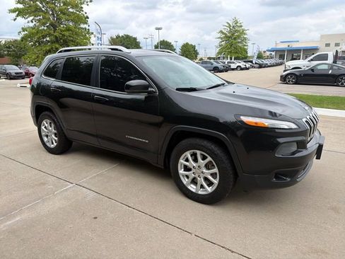 Used 2015 Jeep Cherokee Latitude w/ Comfort/Convenience Group AWD/4WD image 7