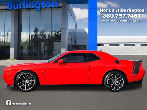 Used 2016 Dodge Challenger R/T Scat Pack RWD image 3