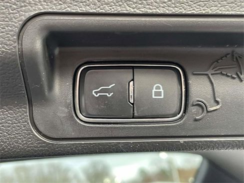 Used 2023 Ford Explorer ST-Line w/ Class IV Trailer Tow Package image 36