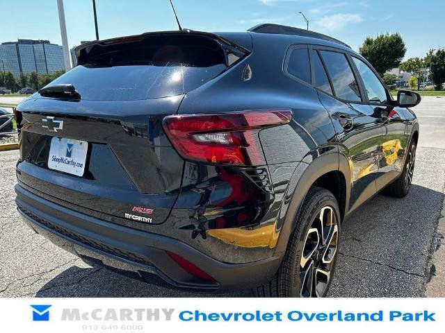 New 2026 Chevrolet Trax RS w/ Sunroof Package FWD image 5