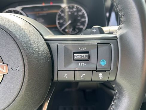 Used 2024 Nissan Pathfinder SV image 17