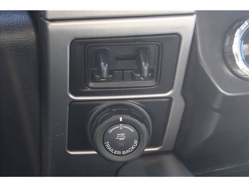 Used 2022 Ford F350 Platinum w/ FX4 Off-Road Package AWD/4WD image 32
