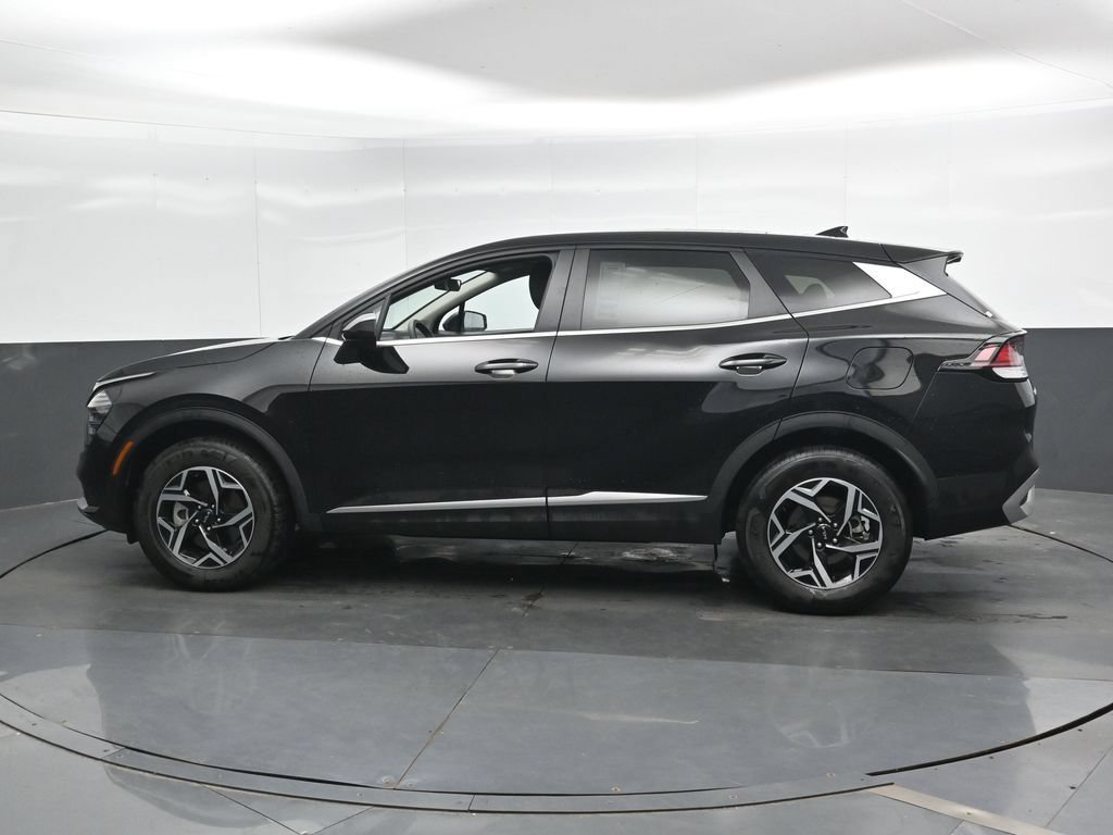 Used 2025 Kia Sportage LX AWD/4WD image 8