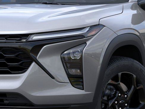 New 2026 Chevrolet Trax LT w/ Midnight Edition FWD image 10