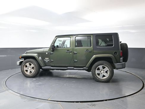Used 2008 Jeep Wrangler Unlimited Sahara w/ Dual Top Group AWD/4WD image 7