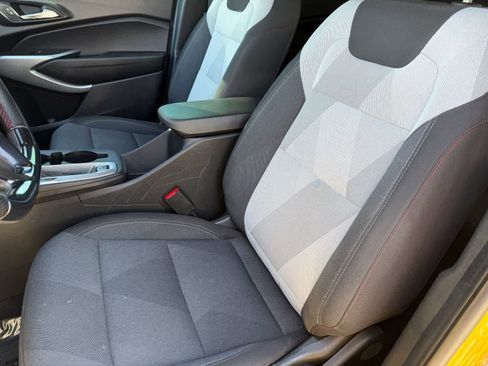 Used 2024 Chevrolet Trax RS w/ Driver Confidence Package image 30