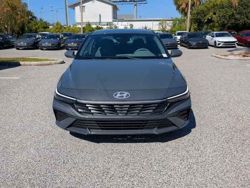 New 2026 Hyundai Elantra SE FWD image 10