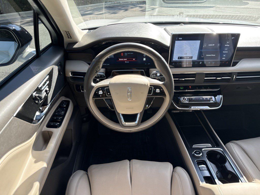 Used 2023 Lincoln Corsair Reserve w/ Equipment Group 202A FWD image 30