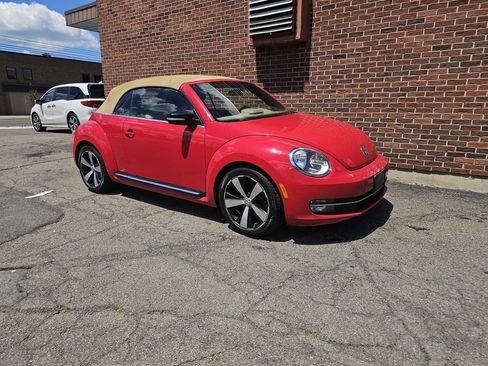 Used 2013 Volkswagen Beetle 2.0T FWD image 3