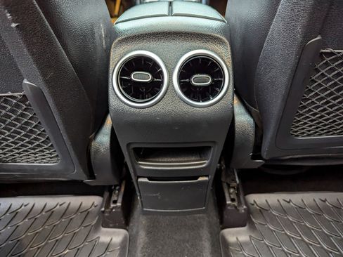 Used 2021 Mercedes-Benz GLB 250 4MATIC image 39