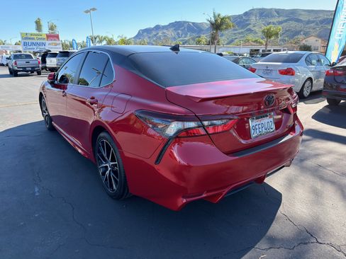 Used 2023 Toyota Camry SE w/ Convenience Package image 7