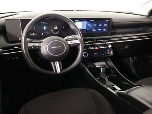 Used 2025 Hyundai Tucson SEL FWD image 2