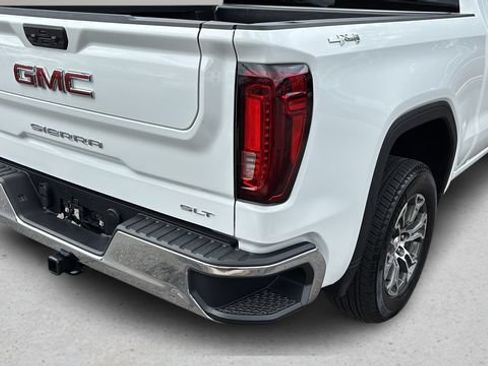 Used 2026 GMC Sierra 1500 SLT AWD/4WD image 36