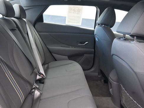 Used 2025 Hyundai Elantra SEL image 13