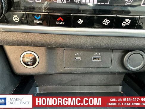 Used 2022 Nissan Rogue SL w/ SL Premium Package FWD image 16