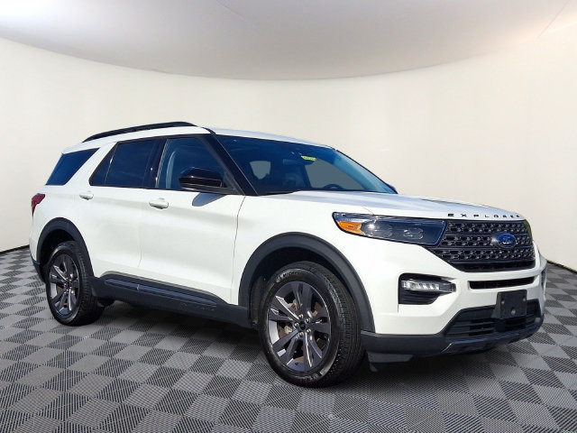 Used 2023 Ford Explorer XLT w/ Equipment Group 202A AWD/4WD image 1