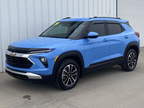 Used 2024 Chevrolet TrailBlazer LT image 1