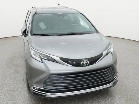 New 2026 Toyota Sienna Limited FWD image 14