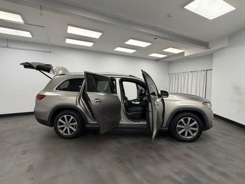 Used 2022 Mercedes-Benz GLS 450 4MATIC image 29